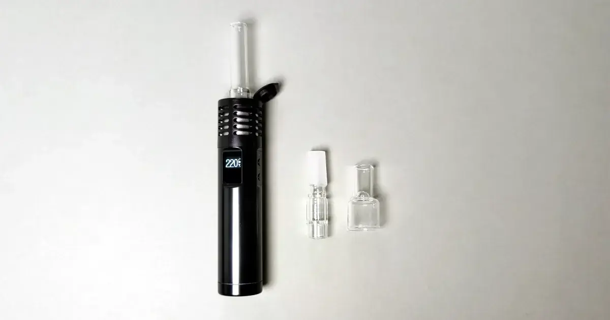 header image for the article The Best Arizer Solo 3 Accessories: XL Aroma Tubes, Water Pipe Glass, Batteries, Cases and Spares for the Solo 3 and Air Max