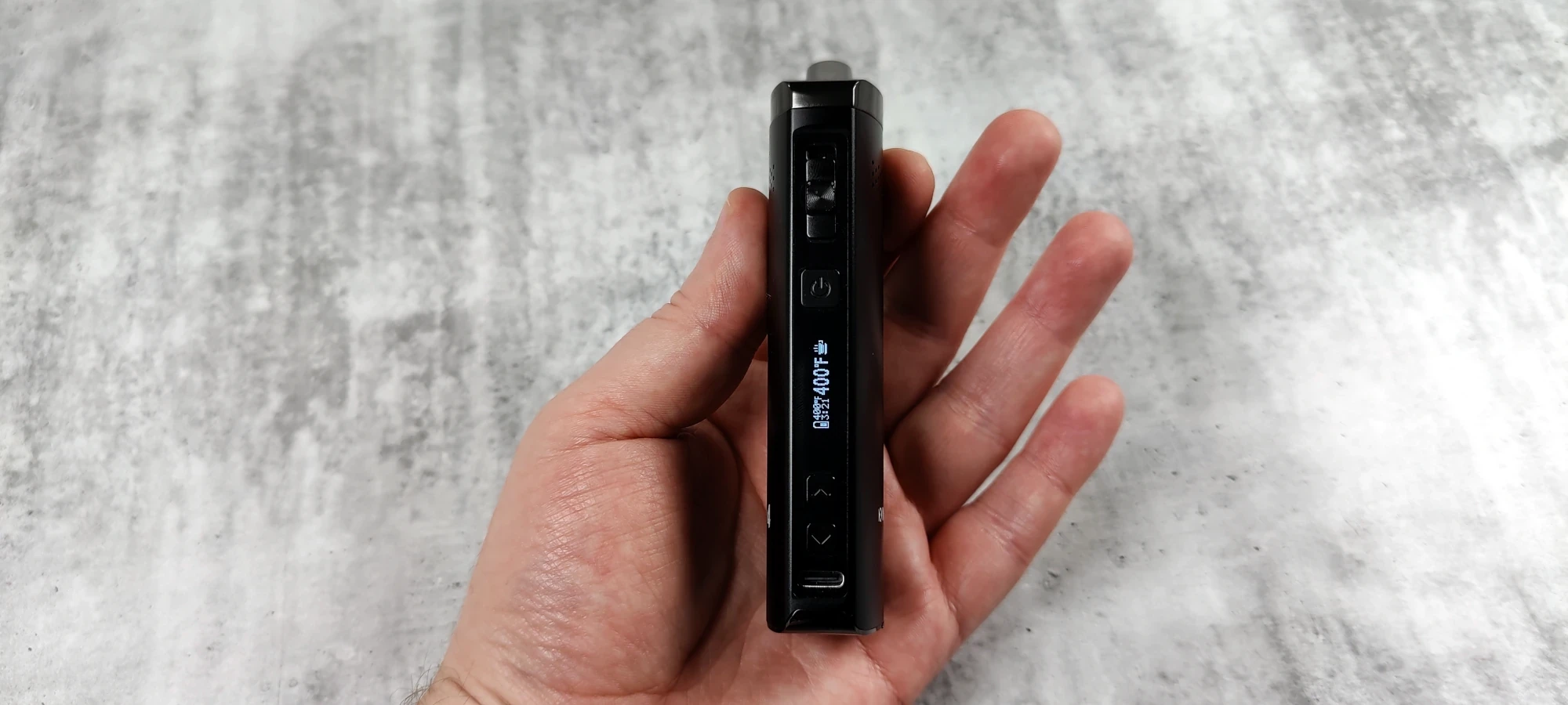 XMAX Starry 4 turned on and vaporizing