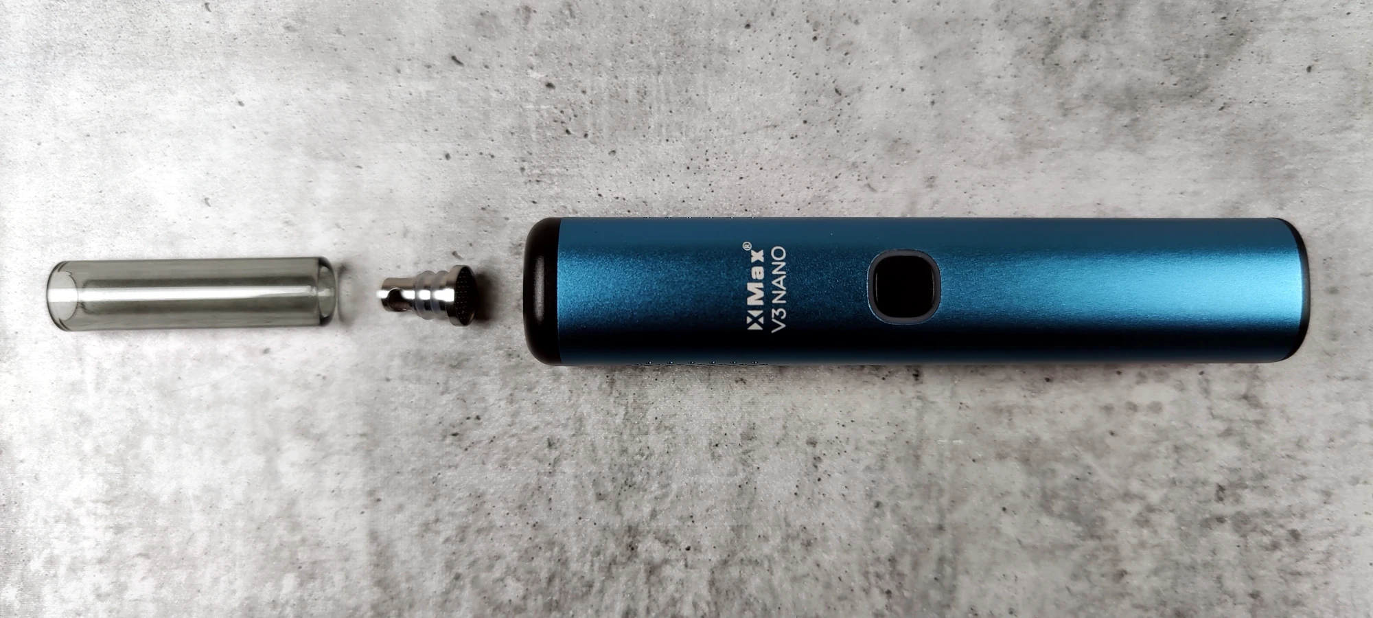 XMAX V3 Nano with mouthpiece broken down into parts